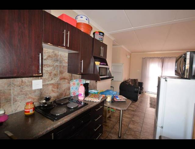 2 BEDROOM PROPERTY TO RENT IN VAALPARK